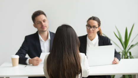 Dicas Infalíveis para se Destacar em Entrevistas de Emprego